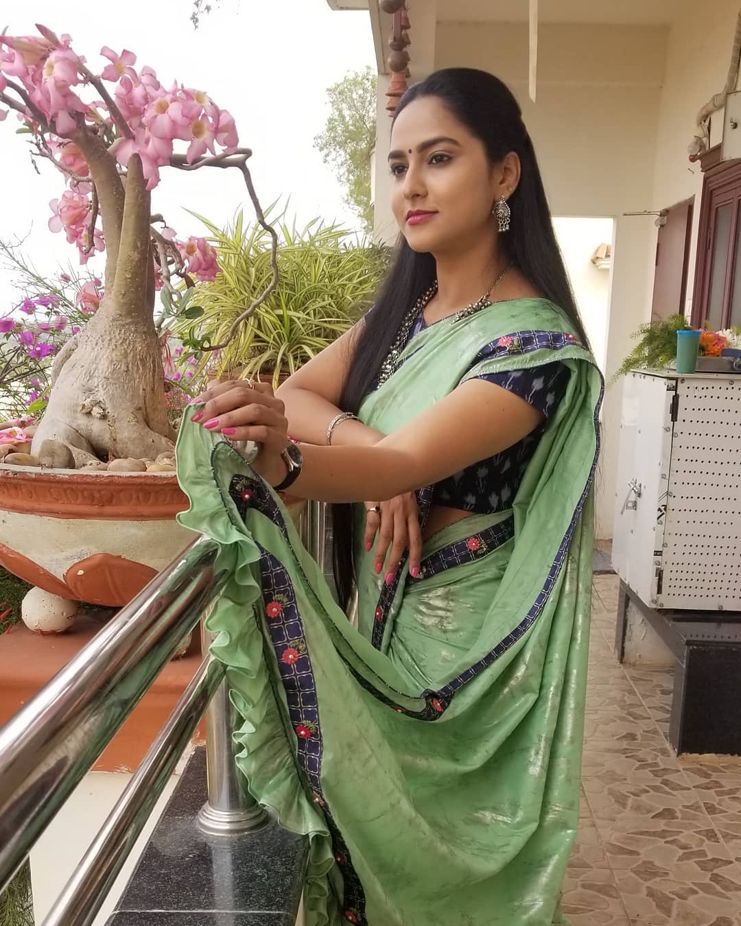 Zee Telugu Tv Anchor Kasi Annapurna In Green Saree Blouse